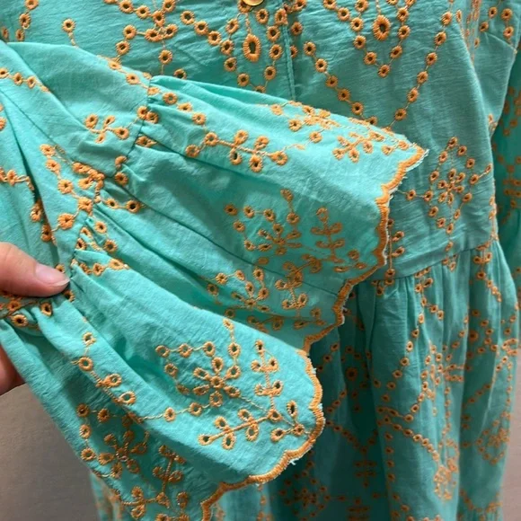 NWT gorgeous, eyelet, midi dress, eyelet lace v-collar three-quarter sleeve - Picture 4 of 7